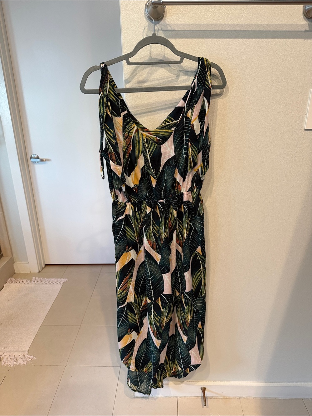 Leaf-Print Sleeveless Jumpsuit Romper - Green